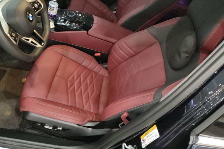 Used BMW 5 Series 2025 530Li Luxury Edition M Sport Package Left Front Seat