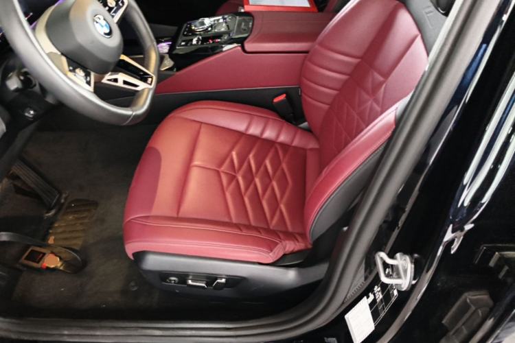 Used BMW 5 Series 2025 530Li Luxury Edition M Sport Package Left Front Seat