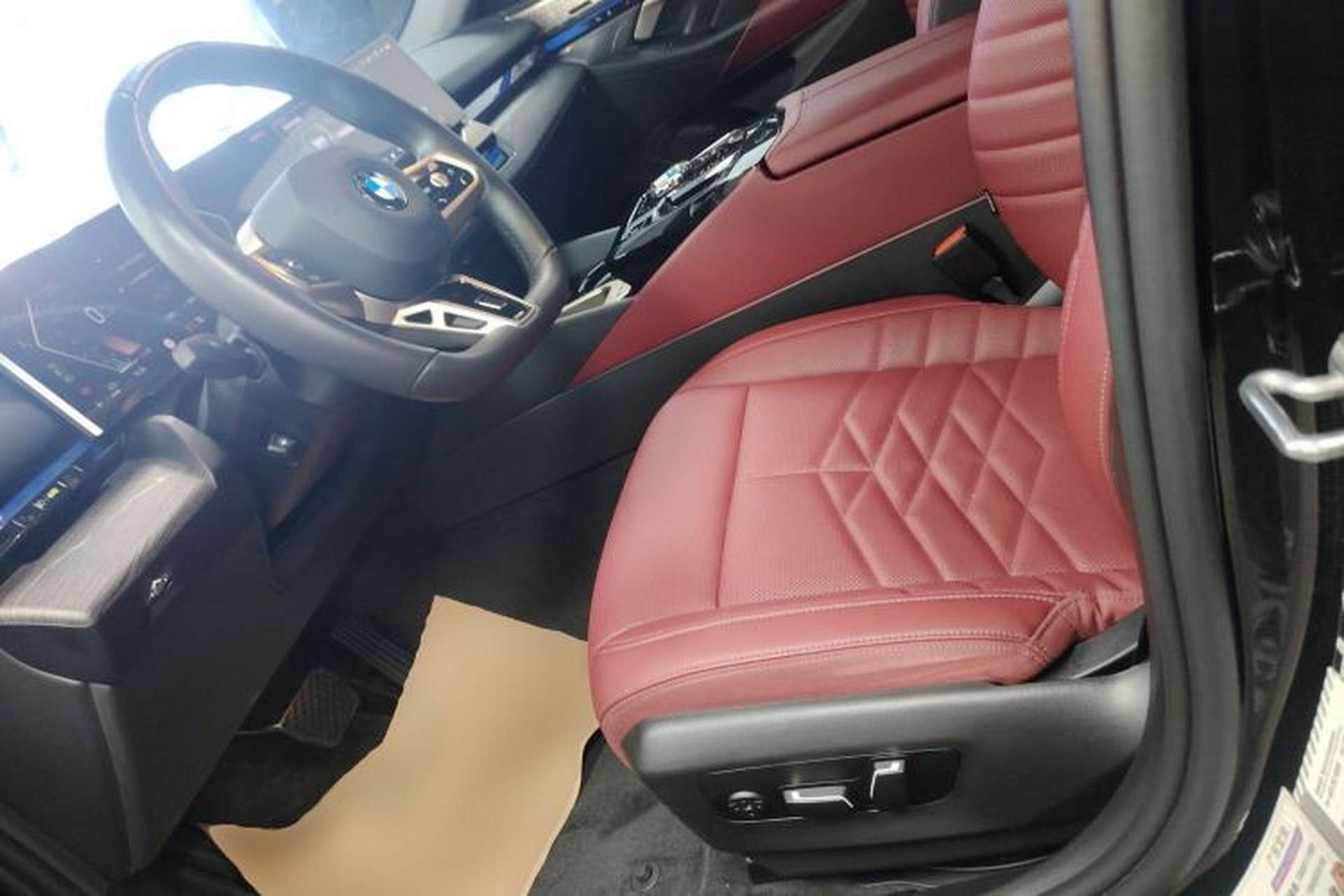 Used BMW 5 Series 2025 530Li Luxury Edition M Sport Package Left Front Seat