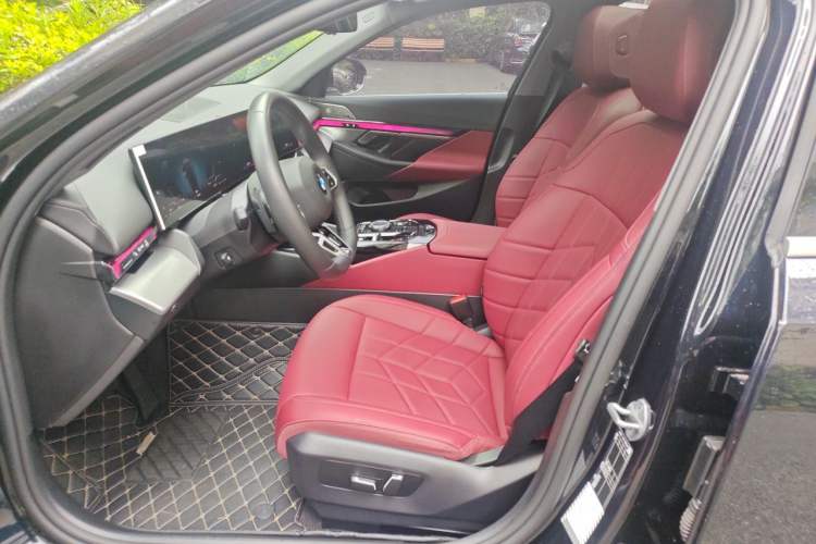 Used BMW 5 Series 2025 530Li Leading Model M Sport Package Left Front Seat