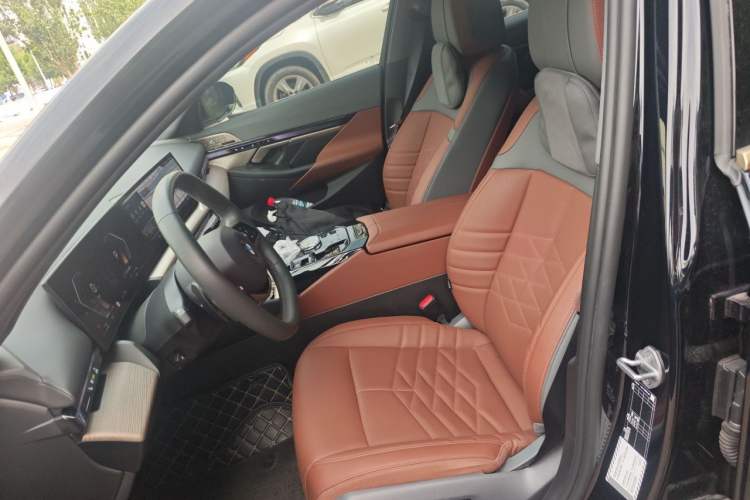 Used BMW 5 Series 2025 530Li Luxury Edition Premium Package Left Front Seat