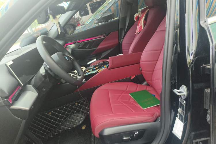 Used BMW 5 Series 2025 525Li M Sport Package Left Front Seat