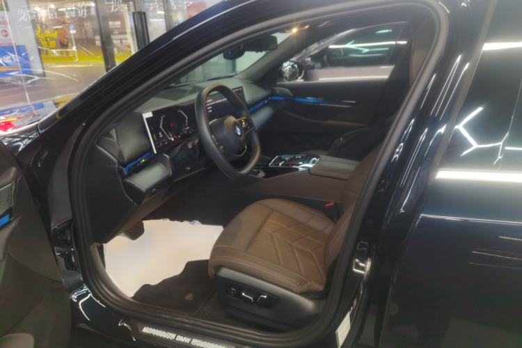 Used BMW 5 Series 2025 530Li Leading Edition Luxury Package Left Front Seat