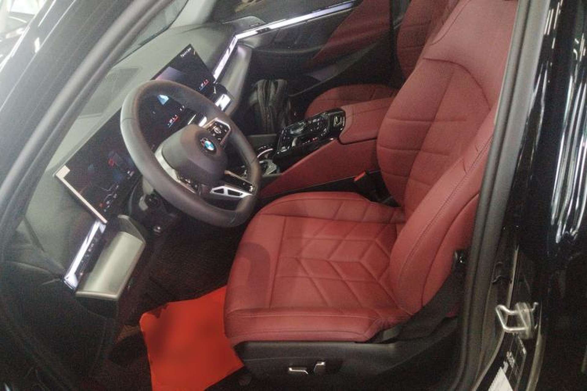 Used BMW 5 Series 2025 530Li Leading Model M Sport Package Left Front Seat