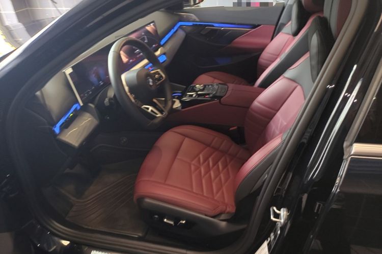 Used BMW 5 Series 2025 530Li Luxury Edition M Sport Package Left Front Seat