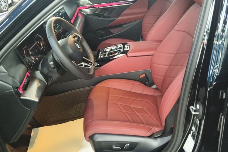 Used BMW 5 Series 2025 530Li Leading Model M Sport Package Left Front Seat