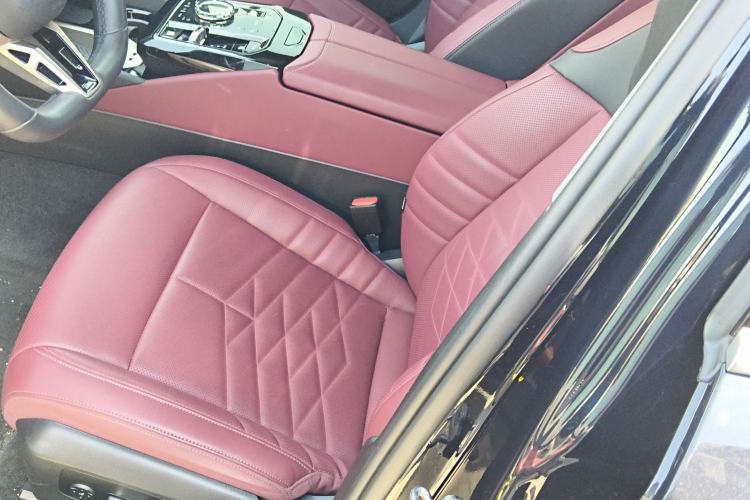 Used BMW 5 Series 2025 530Li Luxury Edition M Sport Package Left Front Seat