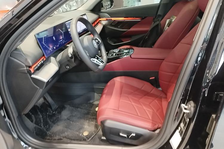 Used BMW 5 Series 2025 530Li Leading Model M Sport Package Left Front Seat