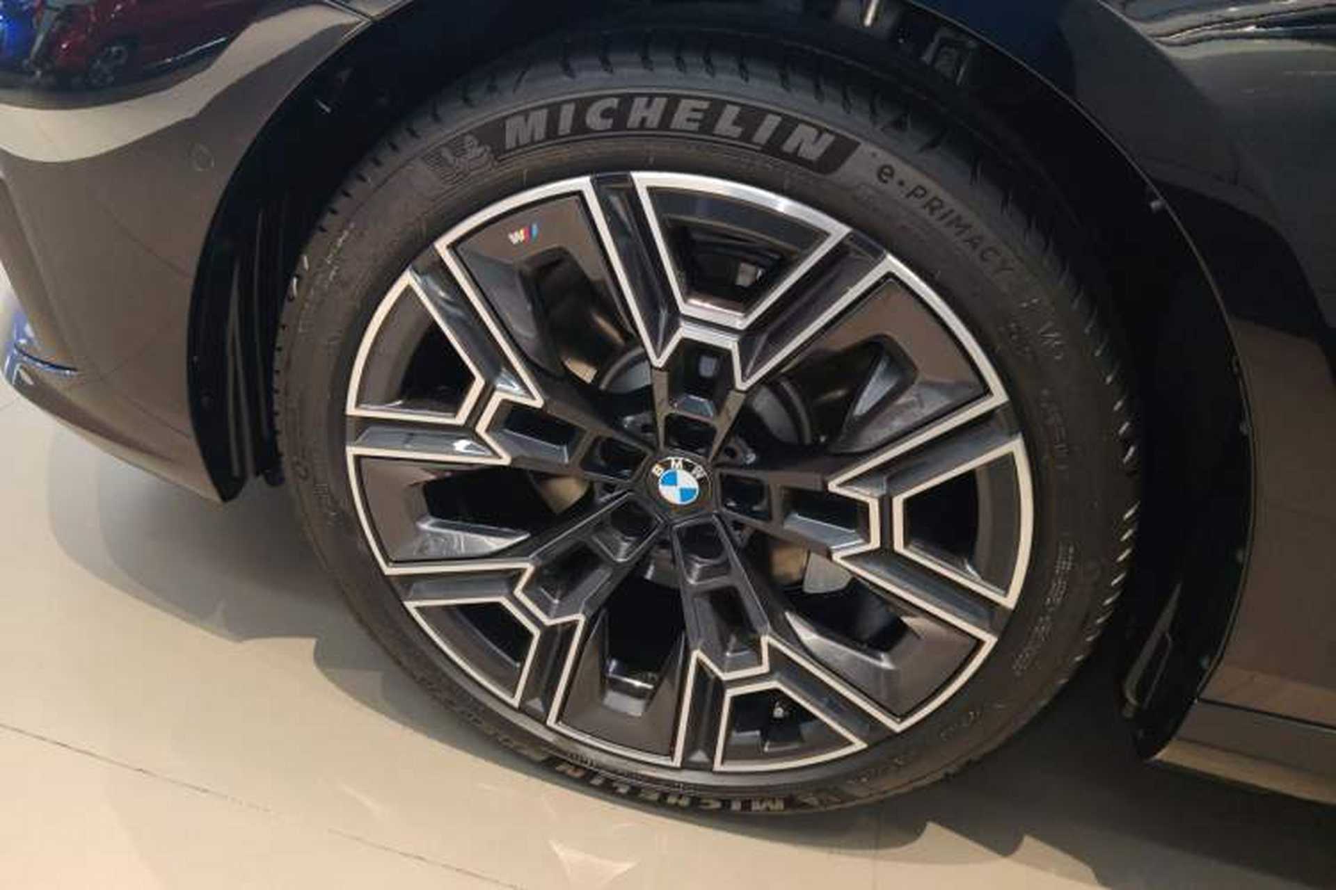 Used BMW 5 Series 2025 530Li Luxury Edition M Sport Package Left Front Wheel Hub