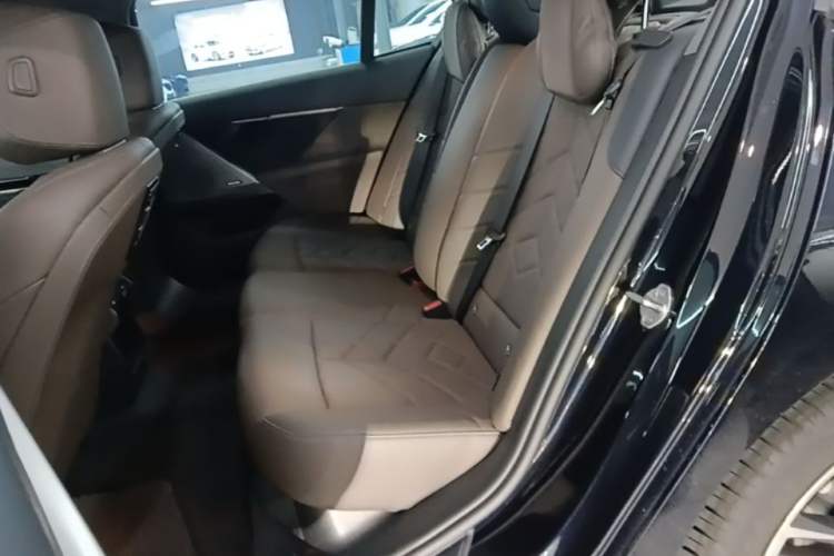 Used BMW 5 Series 2025 525Li M Sport Package Left Rear Seat