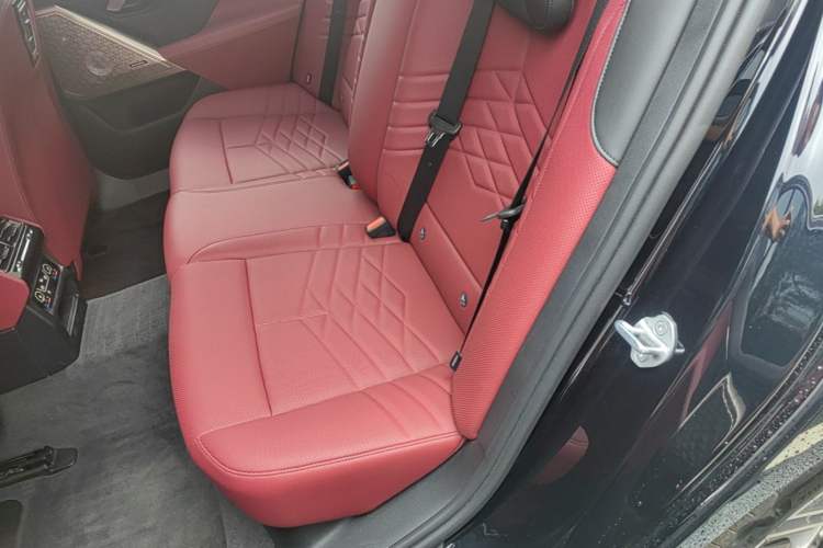 Used BMW 5 Series 2025 530Li Luxury Edition M Sport Package Left Rear Seat