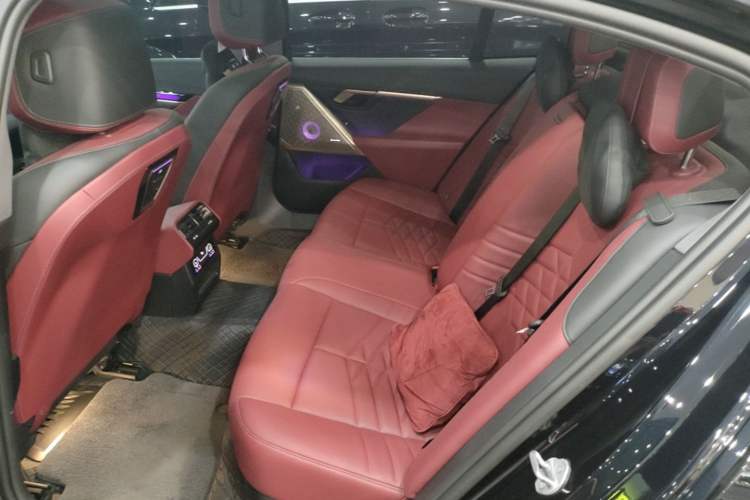 Used BMW 5 Series 2025 530Li Luxury Edition M Sport Package Left Rear Seat