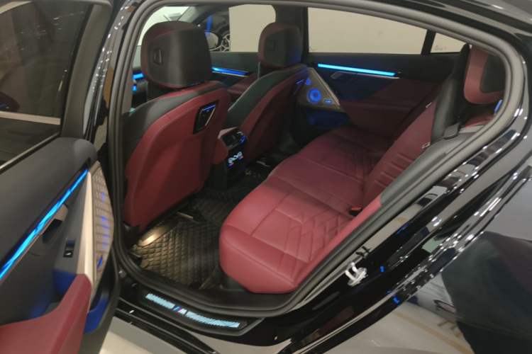 Used BMW 5 Series 2025 530Li Luxury Edition M Sport Package Left Rear Seat