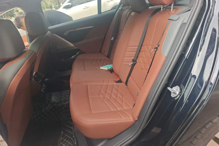 Used BMW 5 Series 2025 530Li Luxury Edition Premium Package Left Rear Seat