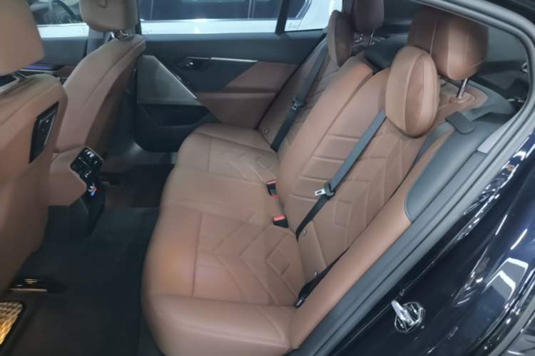 Used BMW 5 Series 2025 525Li Luxury Package Left Rear Seat