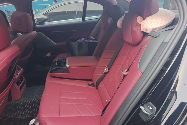 Used BMW 5 Series 2025 530Li Leading Edition Luxury Package Left Rear Seat