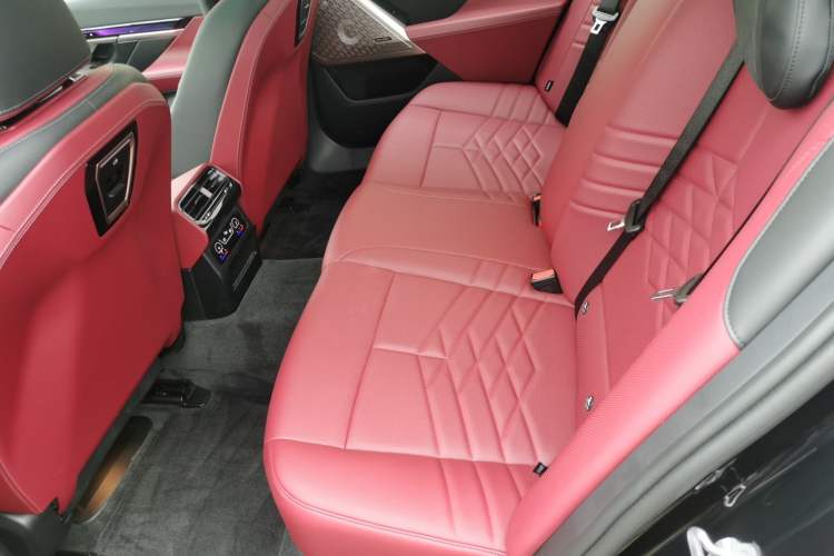 Used BMW 5 Series 2025 530Li Luxury Edition M Sport Package Left Rear Seat