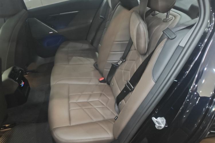 Used BMW 5 Series 2025 525Li M Sport Package Left Rear Seat