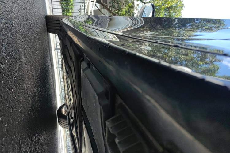 Used BMW 5 Series 2025 530Li Luxury Edition M Sport Package Left Side Sill