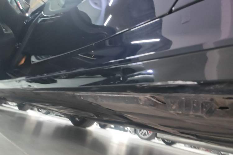 Used BMW 5 Series 2025 525Li M Sport Package Left Side Sill