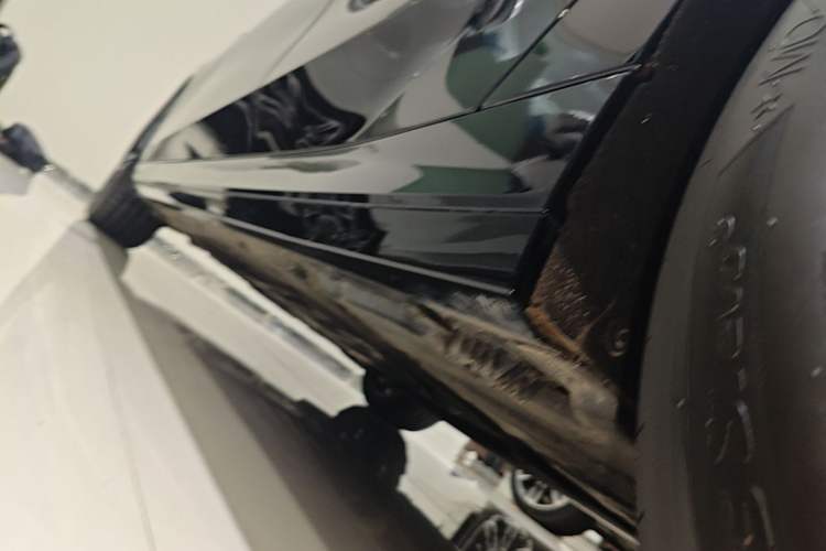 Used BMW 5 Series 2025 525Li M Sport Package Left Side Sill