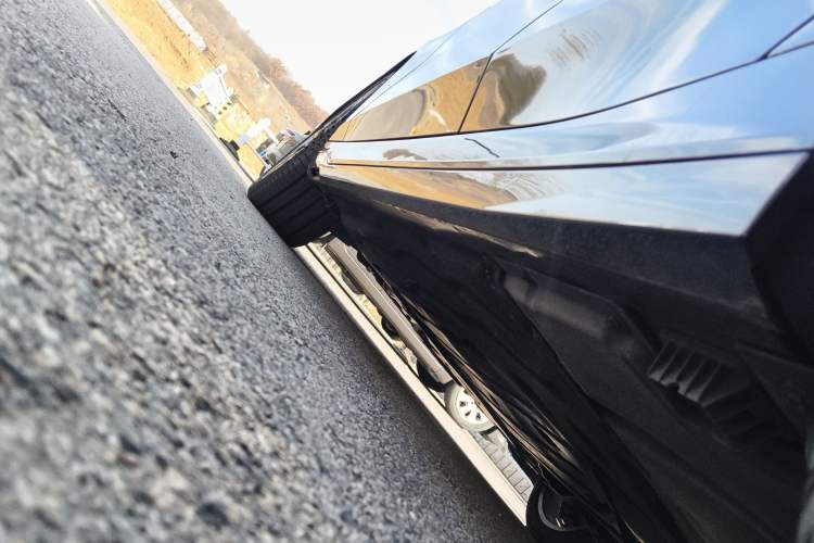 Used BMW 5 Series 2025 530Li Luxury Edition M Sport Package Left Side Sill