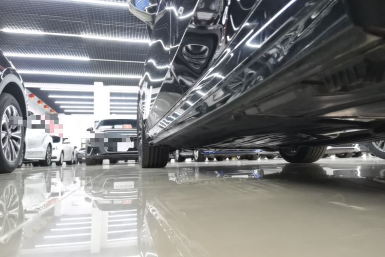 Used BMW 5 Series 2025 530Li Leading Model M Sport Package Left Side Sill
