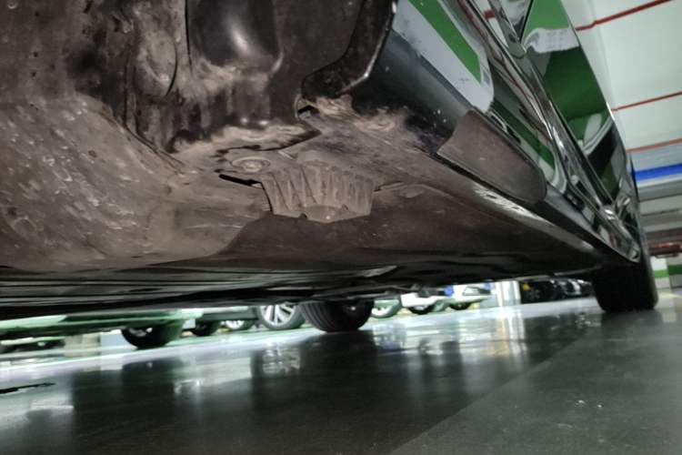 Used BMW 5 Series 2025 530Li Leading Model M Sport Package Left Side Sill