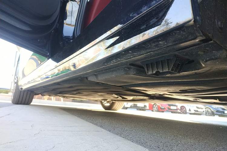 Used BMW 5 Series 2025 530Li Leading Model M Sport Package Left Side Sill