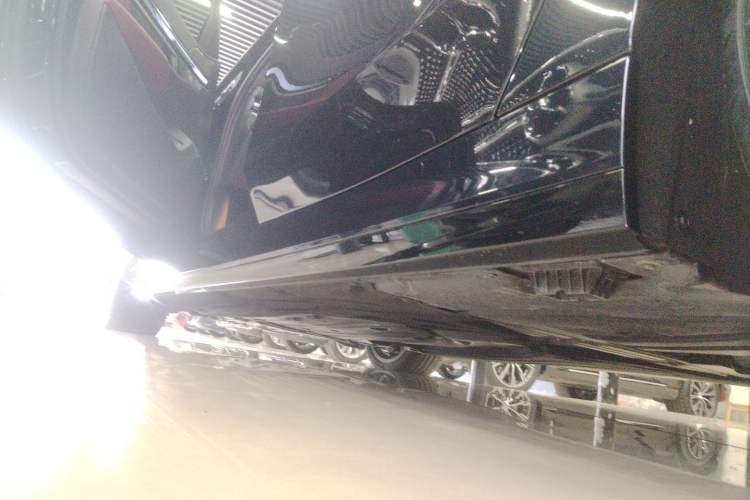 Used BMW 5 Series 2025 530Li Leading Model M Sport Package Left Side Sill