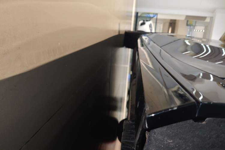 Used BMW 5 Series 2025 525Li M Sport Package Left Side Sill