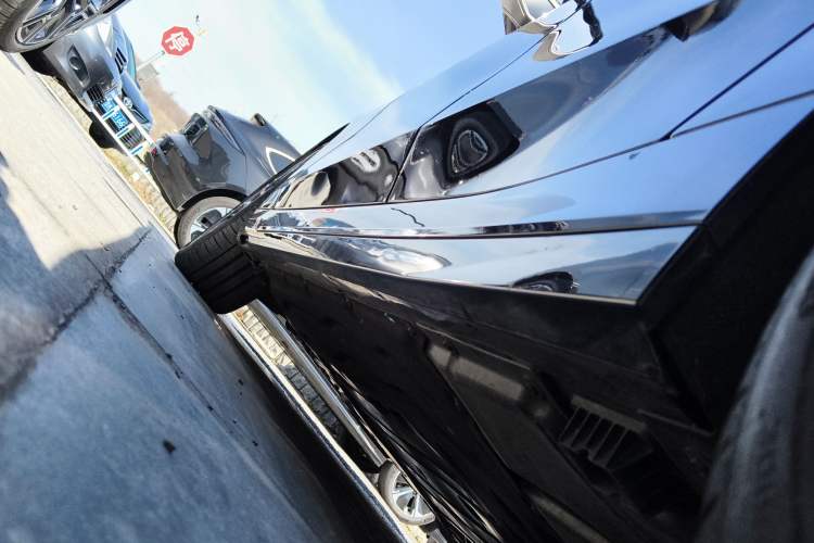 Used BMW 5 Series 2025 530Li Luxury Edition M Sport Package Left Side Sill