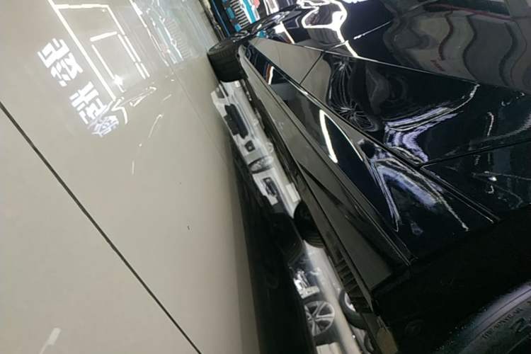 Used BMW 5 Series 2025 530Li Leading Model M Sport Package Left Side Sill
