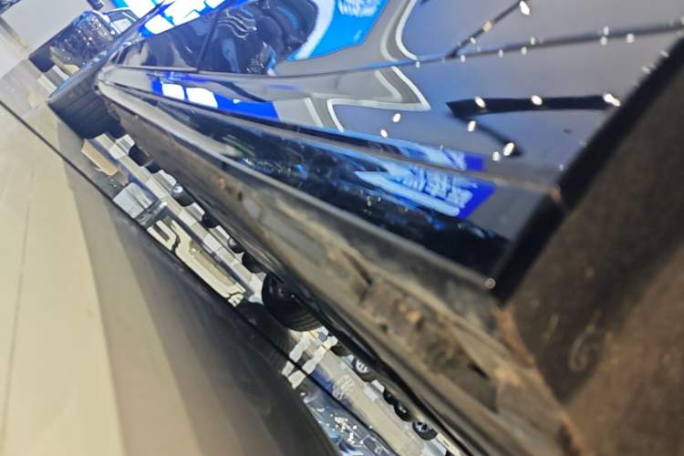 Used BMW 5 Series 2025 530Li Leading Model M Sport Package Left Side Sill