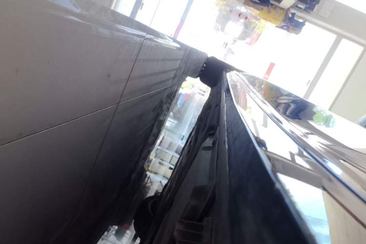Used BMW 5 Series 2025 530Li Leading Model M Sport Package Left Side Sill