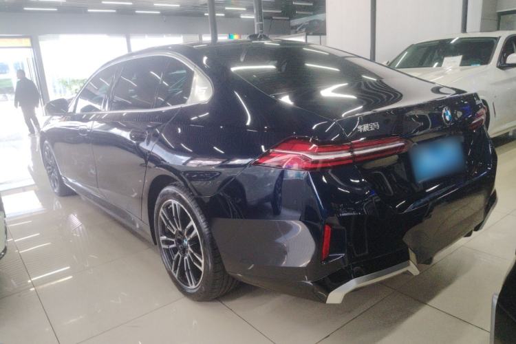 Used BMW 5 Series 2025 530Li Leading Model M Sport Package Left Side
