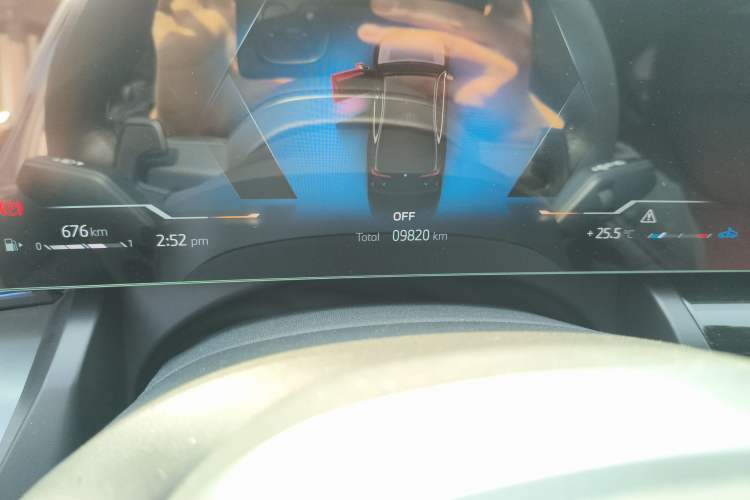 Used BMW 5 Series 2025 525Li M Sport Package Odometer Close Up