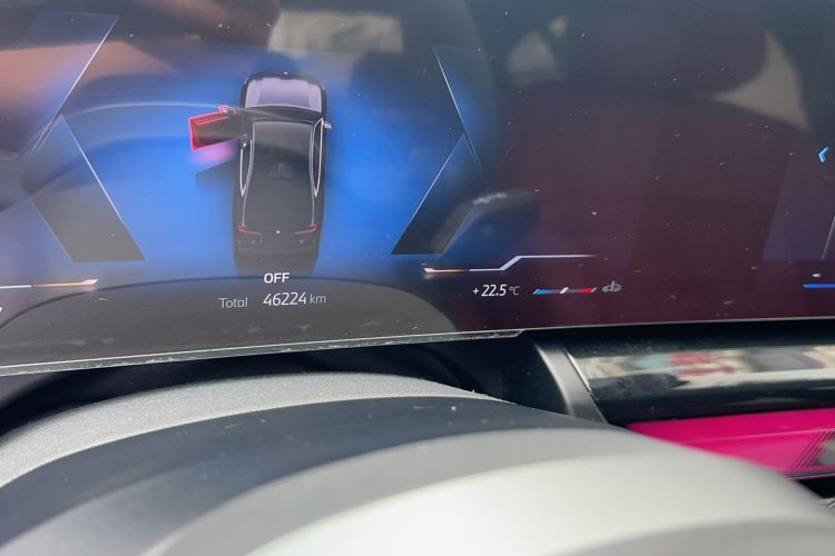 Used BMW 5 Series 2025 530Li Leading Model M Sport Package Odometer Close Up