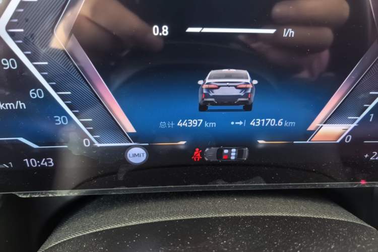 Used BMW 5 Series 2025 530Li Leading Model M Sport Package Odometer Close Up