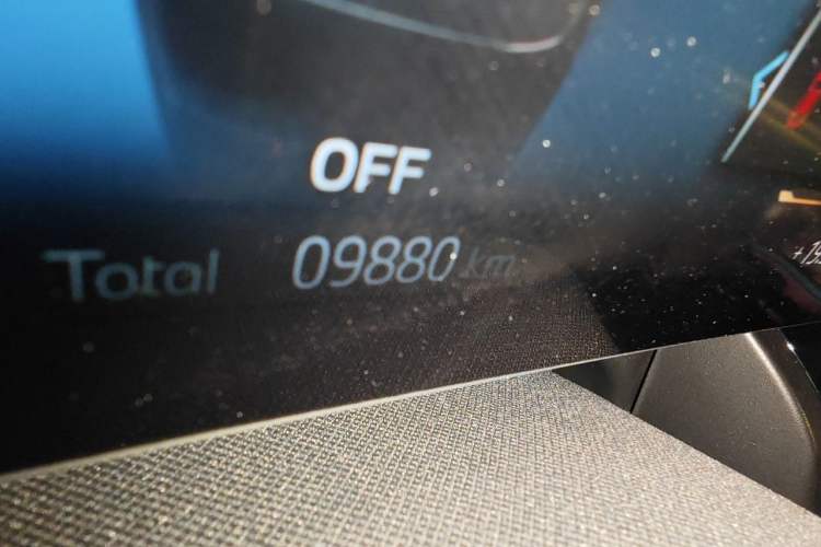 Used BMW 5 Series 2025 530Li Leading Model M Sport Package Odometer Close Up