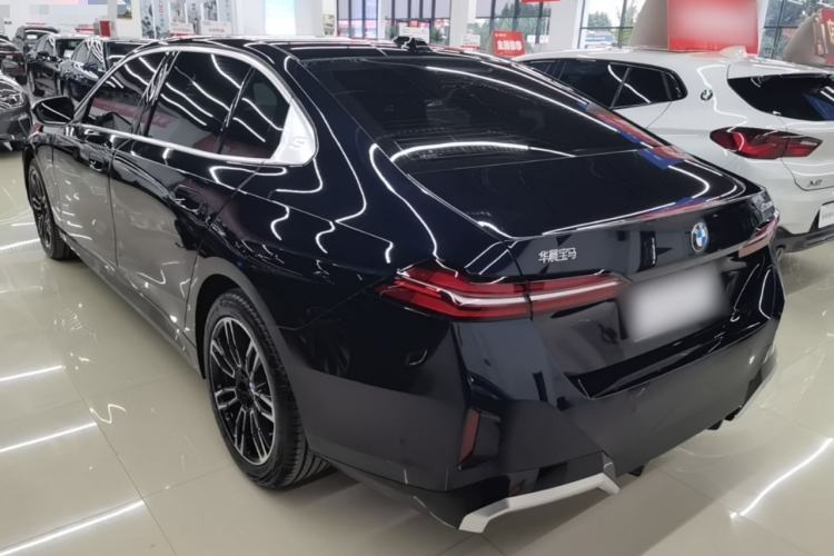 Used BMW 5 Series 2025 530Li Leading Model M Sport Package Rear Left 45 Deg