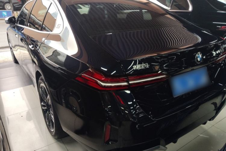 Used BMW 5 Series 2025 530Li Leading Model M Sport Package Rear Left 45 Deg