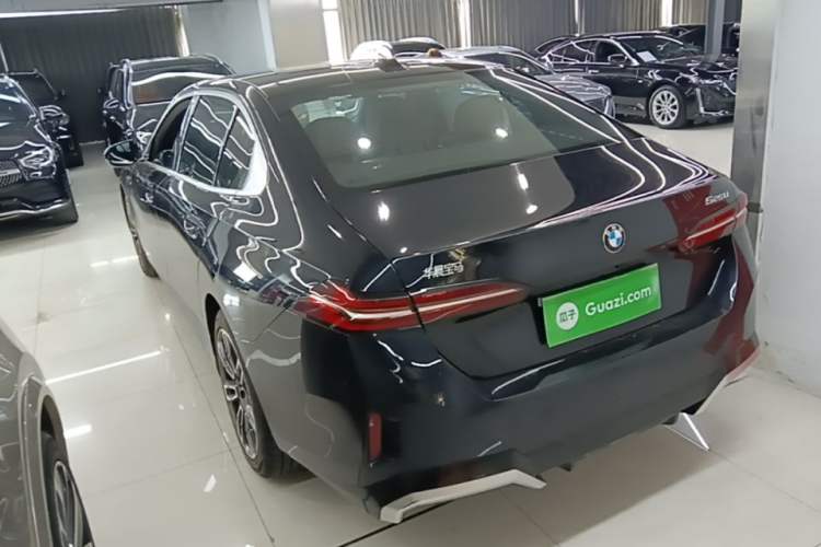 Used BMW 5 Series 2025 525Li M Sport Package Rear Left 45 Deg