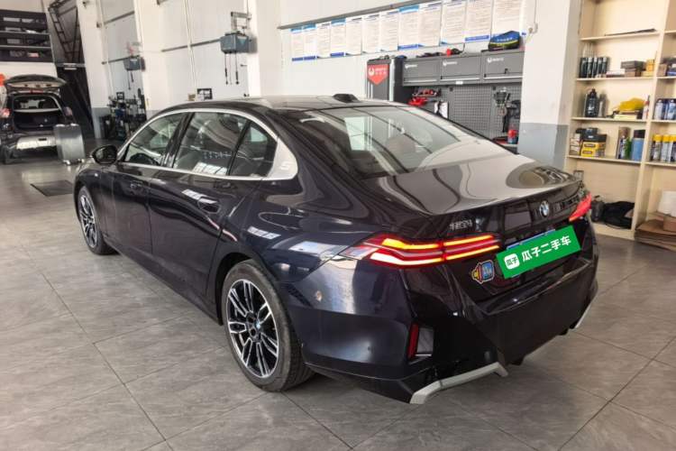 Used BMW 5 Series 2025 530Li Leading Model M Sport Package Rear Left 45 Deg