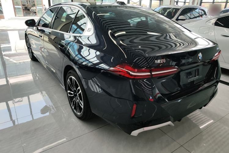 Used BMW 5 Series 2025 525Li M Sport Package Rear Left 45 Deg