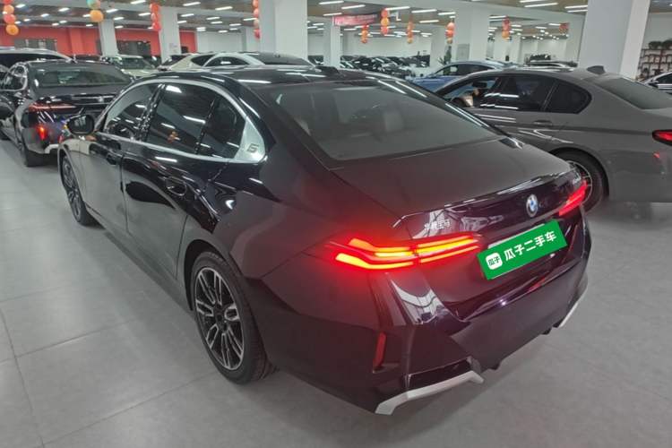 Used BMW 5 Series 2025 525Li M Sport Package Rear Left 45 Deg