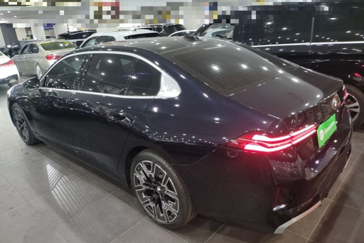 Used BMW 5 Series 2025 530Li Luxury Edition M Sport Package Rear Left 45 Deg