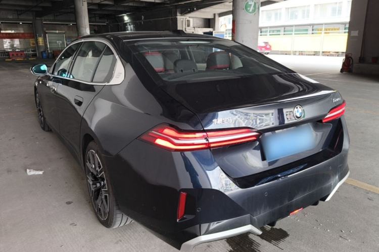 Used BMW 5 Series 2025 530Li Luxury Edition M Sport Package Rear Left 45 Deg