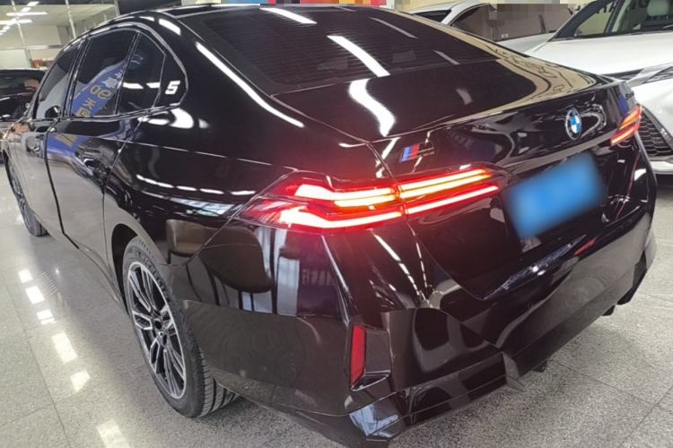 Used BMW 5 Series 2025 530Li Leading Model M Sport Package Rear Left 45 Deg