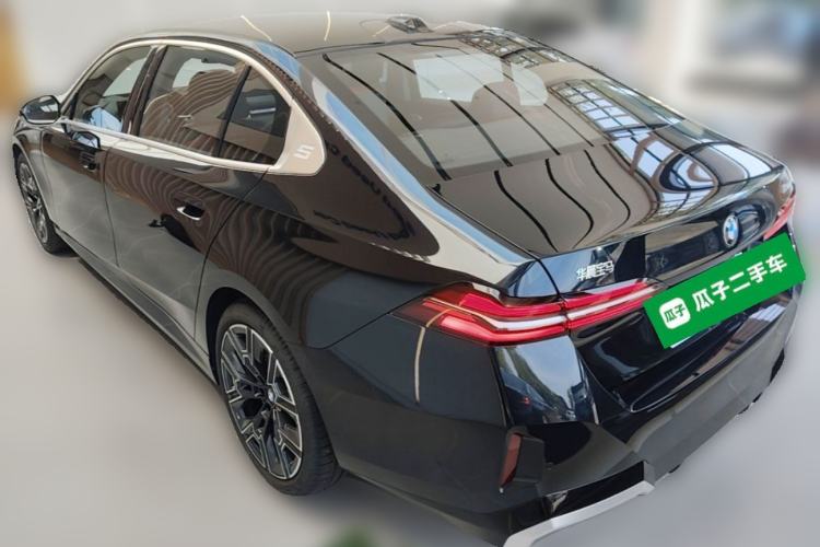 Used BMW 5 Series 2025 530Li Luxury Edition M Sport Package Rear Left 45 Deg